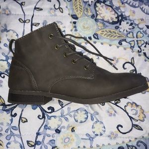 Grayish/Brown American Eagle Booties Size 7